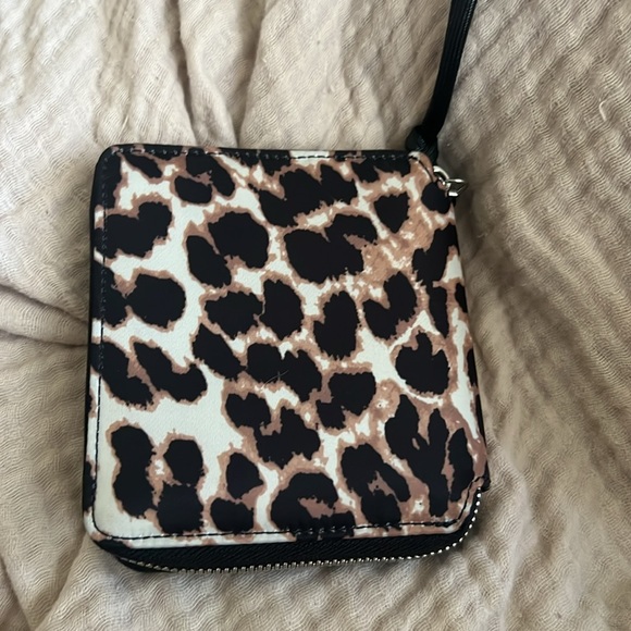 ShortyLove Zippy Wallet💕 - Picture 2 of 6